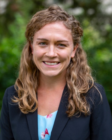 Emily Pakhtigian headshot